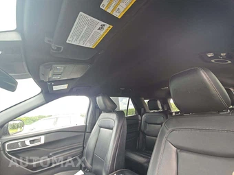 2020 Ford Explorer XLT - miniatura 8