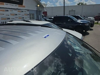 2020 Ford Explorer XLT - miniatura 25