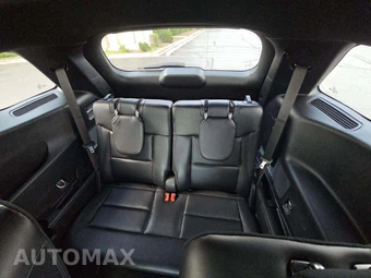 2020 Ford Explorer XLT - miniatura 11