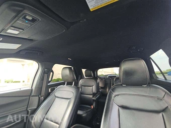 2020 Ford Explorer XLT - miniatura 8