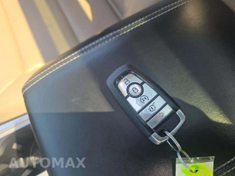 2020 Ford Explorer XLT - miniatura 8