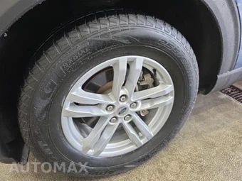 2020 Ford Explorer XLT - miniatura 8
