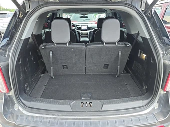 2020 Ford Explorer XLT - miniatura 17