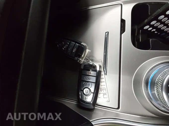 2020 Ford Explorer XLT - miniatura 5