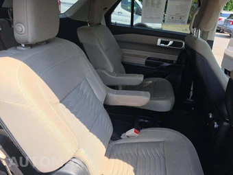 2020 Ford Explorer XLT - miniatura 17