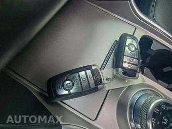 2020 Ford Explorer XLT - miniatura 8