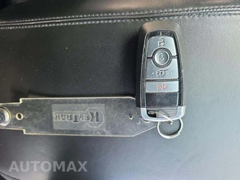 2020 Ford Explorer XLT - miniatura 8