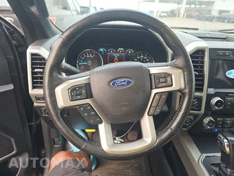 2020 Ford F-150 Lariat Crew Cab Medium Bed - miniatura 10