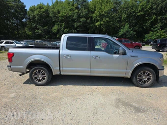 2020 Ford F-150 Lariat Crew Cab Short Bed - miniatura 4