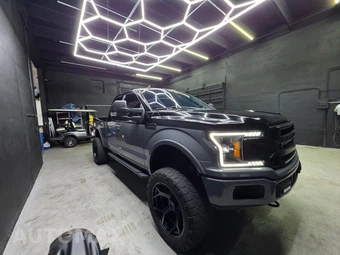 2020 Ford F-150 XLT Extended Cab Medium Bed w/Rear Doors - miniatura 5