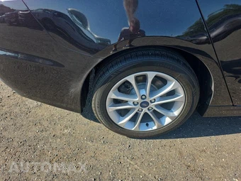 2020 Ford Fusion Hybrid SE - miniatura 10