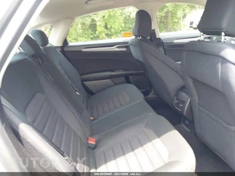 2020 Ford Fusion Hybrid SE - miniatura 17
