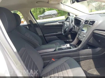 2020 Ford Fusion Hybrid SE - miniatura 3
