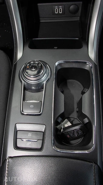2020 Ford Fusion Hybrid SE - miniatura 25