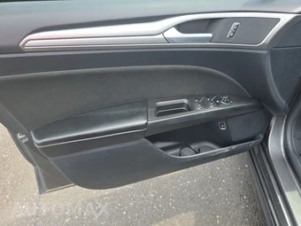 2020 Ford Fusion Hybrid SE - miniatura 9