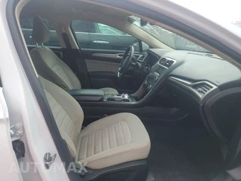 2020 Ford Fusion Hybrid SE – miniatura 8