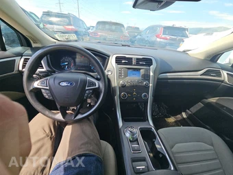 2020 Ford Fusion S – miniatura 11