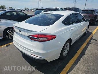 2020 Ford Fusion S – miniatura 4