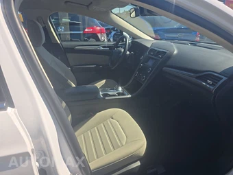 2020 Ford Fusion S – miniatura 8
