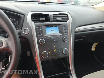 2020 Ford Fusion S – miniatura 11