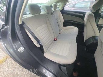 2020 Ford Fusion S - miniatura 16