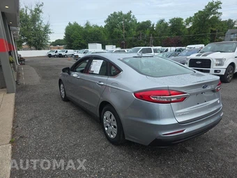 2020 Ford Fusion S - miniatura 6