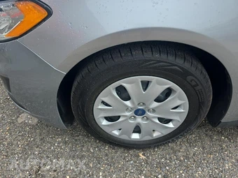 2020 Ford Fusion S - miniatura 8