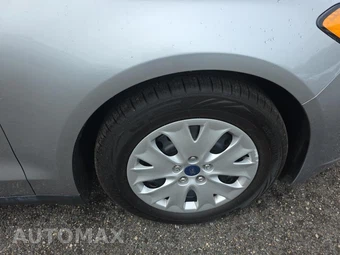 2020 Ford Fusion S - miniatura 9
