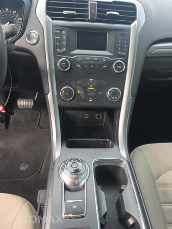 2020 Ford Fusion S – miniatura 11