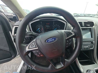 2020 Ford Fusion S – miniatura 10