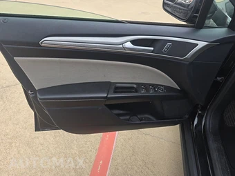 2020 Ford Fusion S - miniatura 9