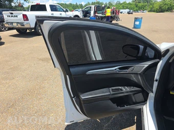 2020 Ford Fusion SE - miniatura 9