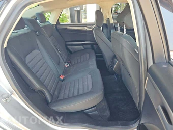 2020 Ford Fusion SE – miniatura 16