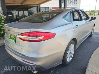 2020 Ford Fusion SE – miniatura 3