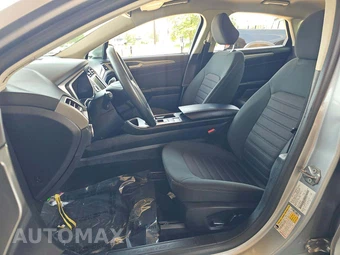 2020 Ford Fusion SE – miniatura 6