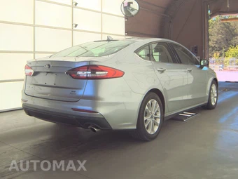 2020 Ford Fusion SE - miniatura 4