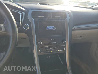 2020 Ford Fusion SE - miniatura 11