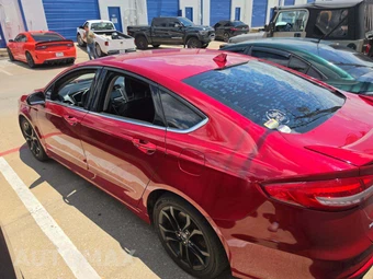 2020 Ford Fusion SE – miniatura 2