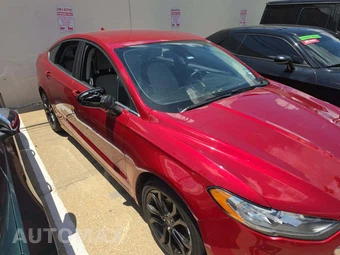 2020 Ford Fusion SE – miniatura 4