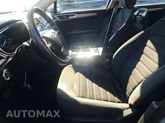 2020 Ford Fusion SE - miniatura 7