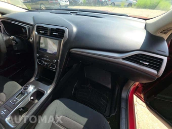 2020 Ford Fusion SE - miniatura 16