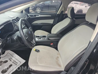 2020 Ford Fusion SE - miniatura 7