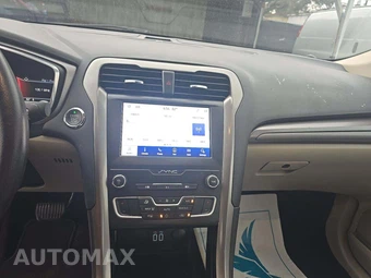 2020 Ford Fusion SE – miniatura 10