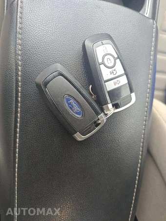2020 Ford Fusion SE – miniatura 8
