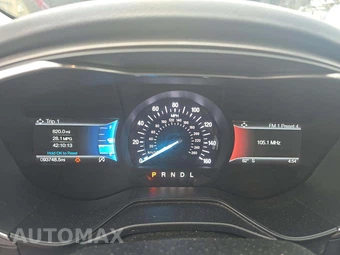 2020 Ford Fusion SE – miniatura 9