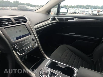 2020 Ford Fusion SE - miniatura 11