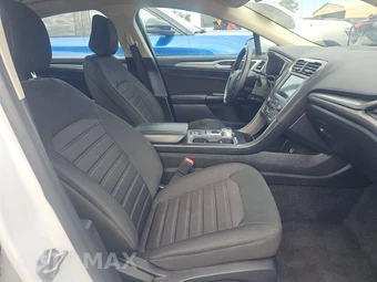 2020 Ford Fusion SE - miniatura 8
