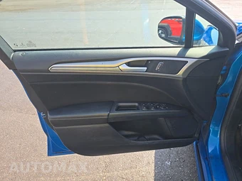 2020 Ford Fusion SE - miniatura 9