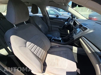 2020 Ford Fusion SE - miniatura 8