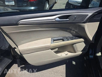 2020 Ford Fusion SE - miniatura 9